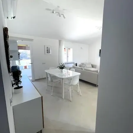 Ami Villa